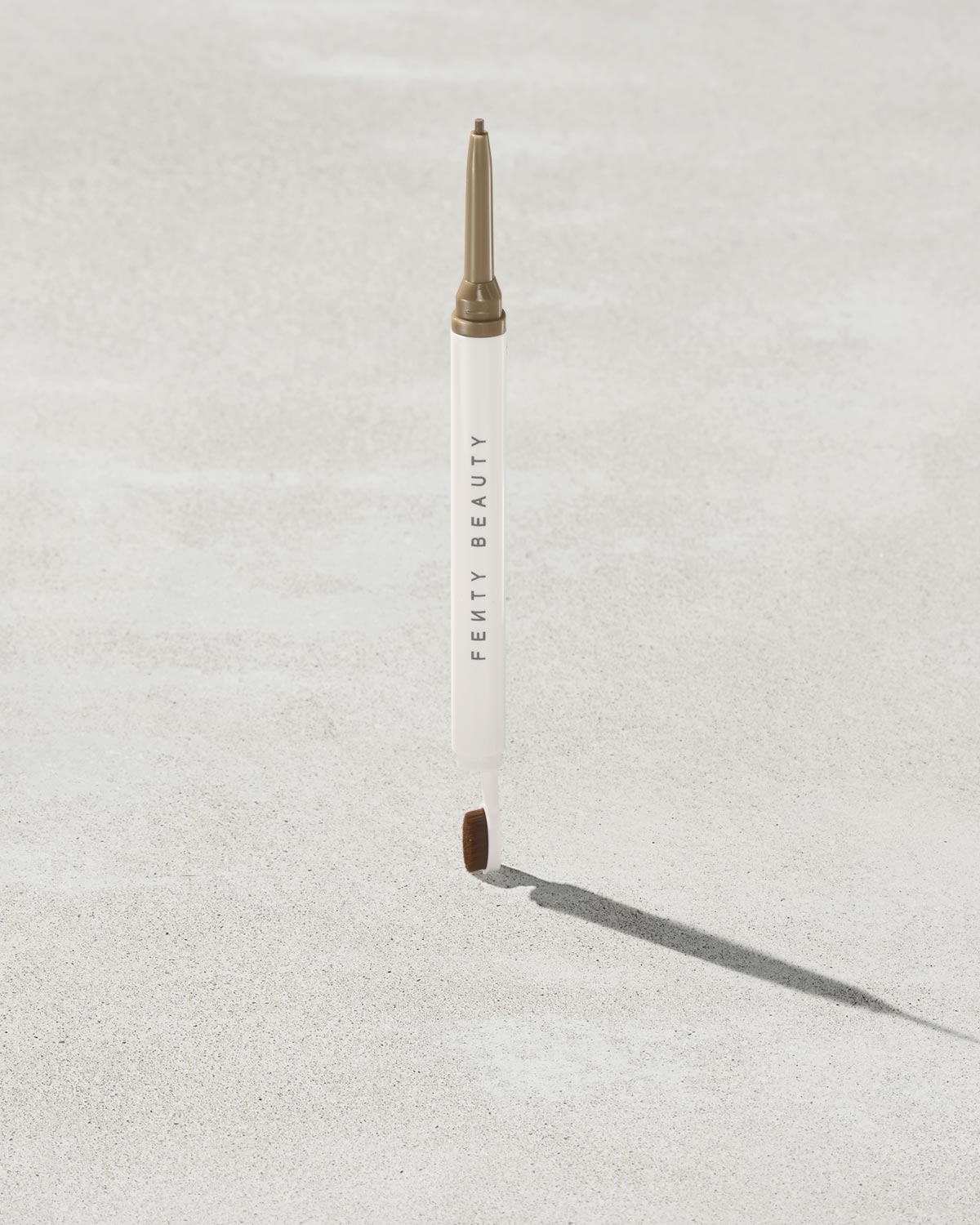 Fenty Beauty Brow MVP crayon sourcils dark ash blonde 0,07 g waterproof