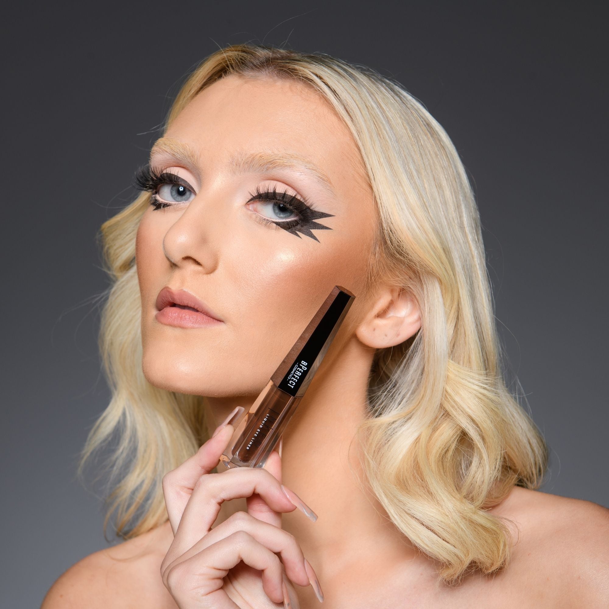 BPerfect Inked Eyeliner liquide noir mat 3 ml tenue longue