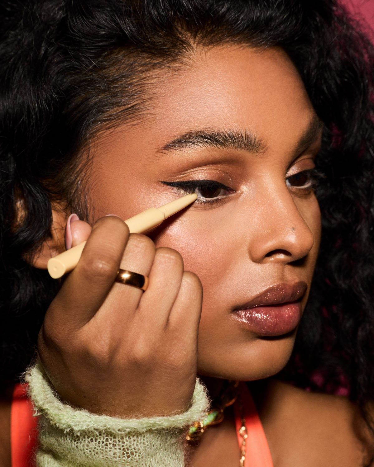 Fenty Beauty Fine Linez Eyeliner Vanilla Killa 0,55 mL Waterproof