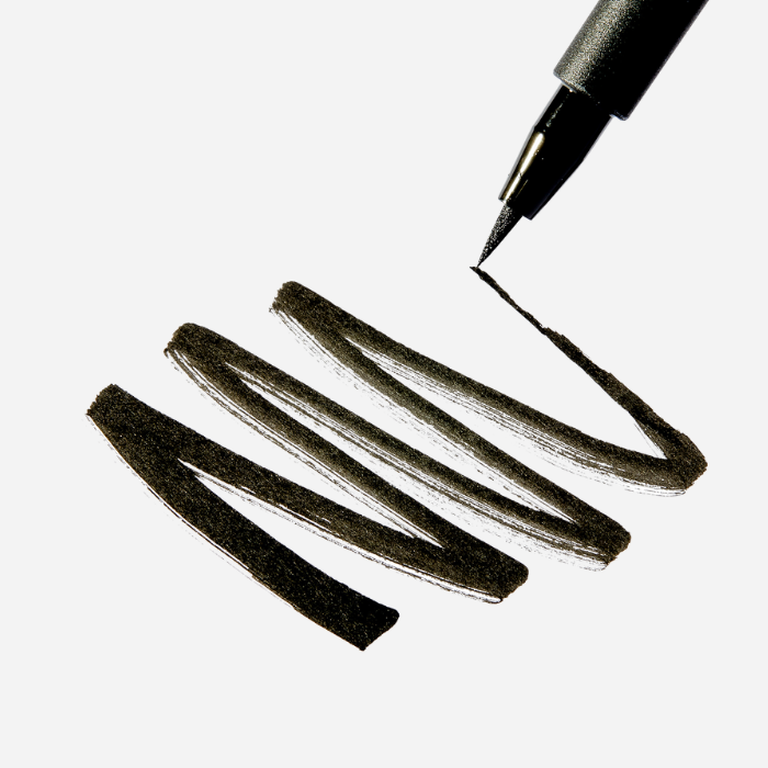 Etoile by Rougj Yeux eyeliner feutre noir trait précis