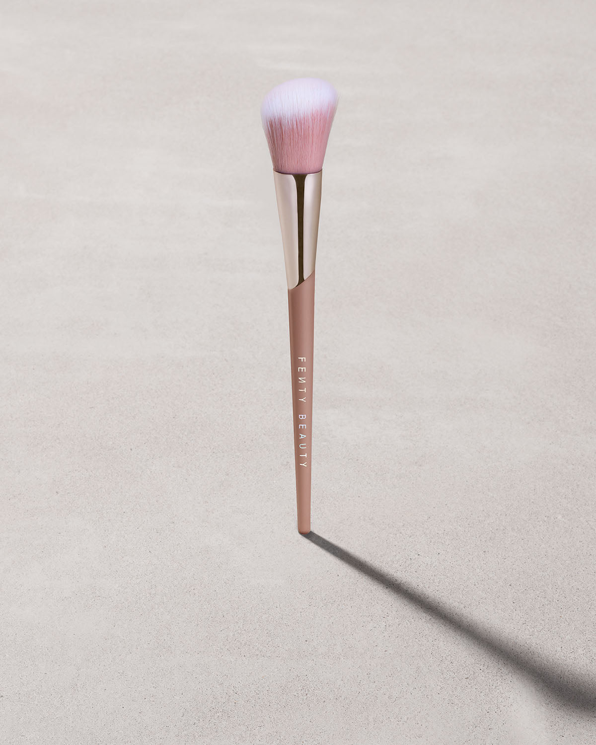 Fenty Beauty Cheek Blush Brush 155 Pinceau Poudre Teint
