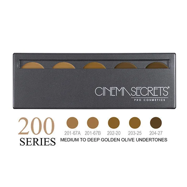 Cinema Secrets Ultimate 5-en-1 palette fond de teint 200 olive