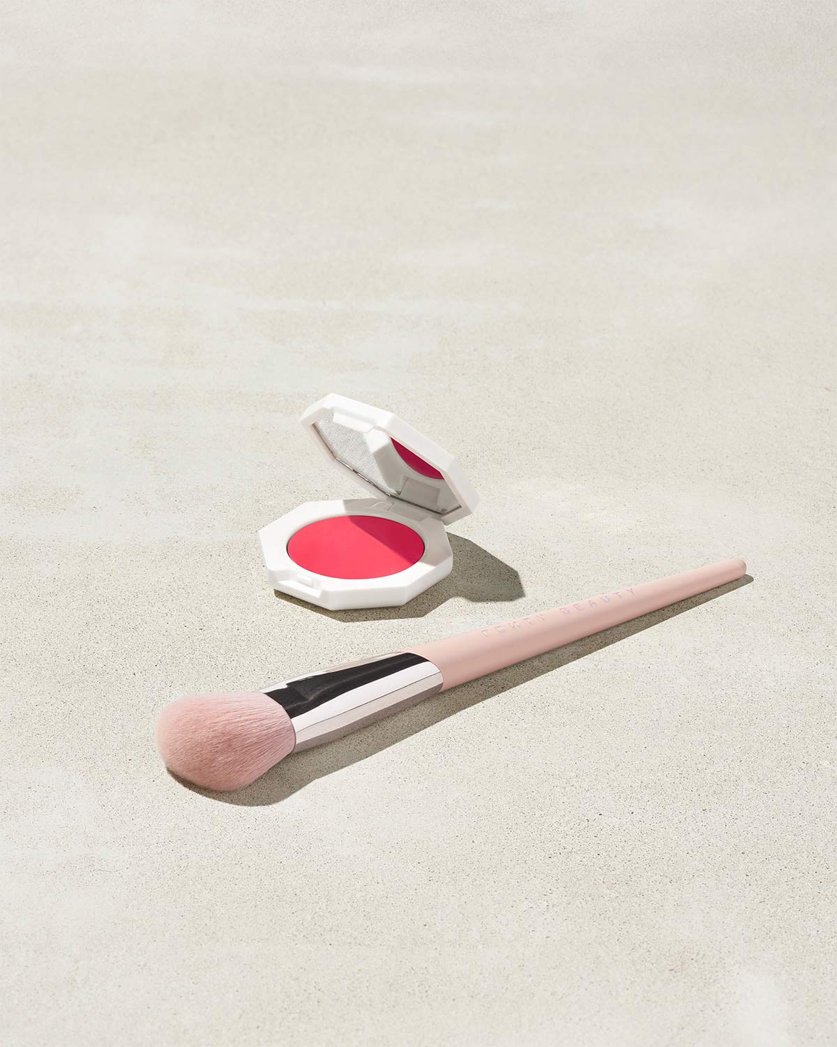 Fenty Beauty Cheeks Out blush crème Strawberry Drip 3 g rose