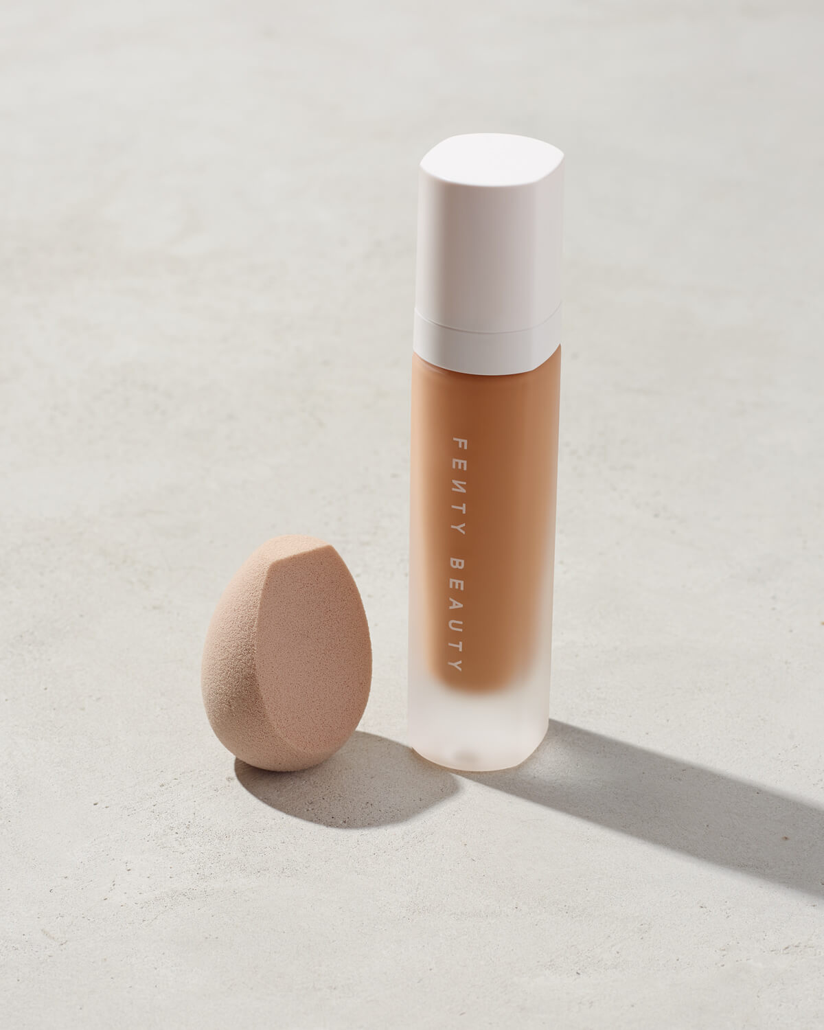 Fenty Beauty Precision Sponge 100 Éponge maquillage sans latex