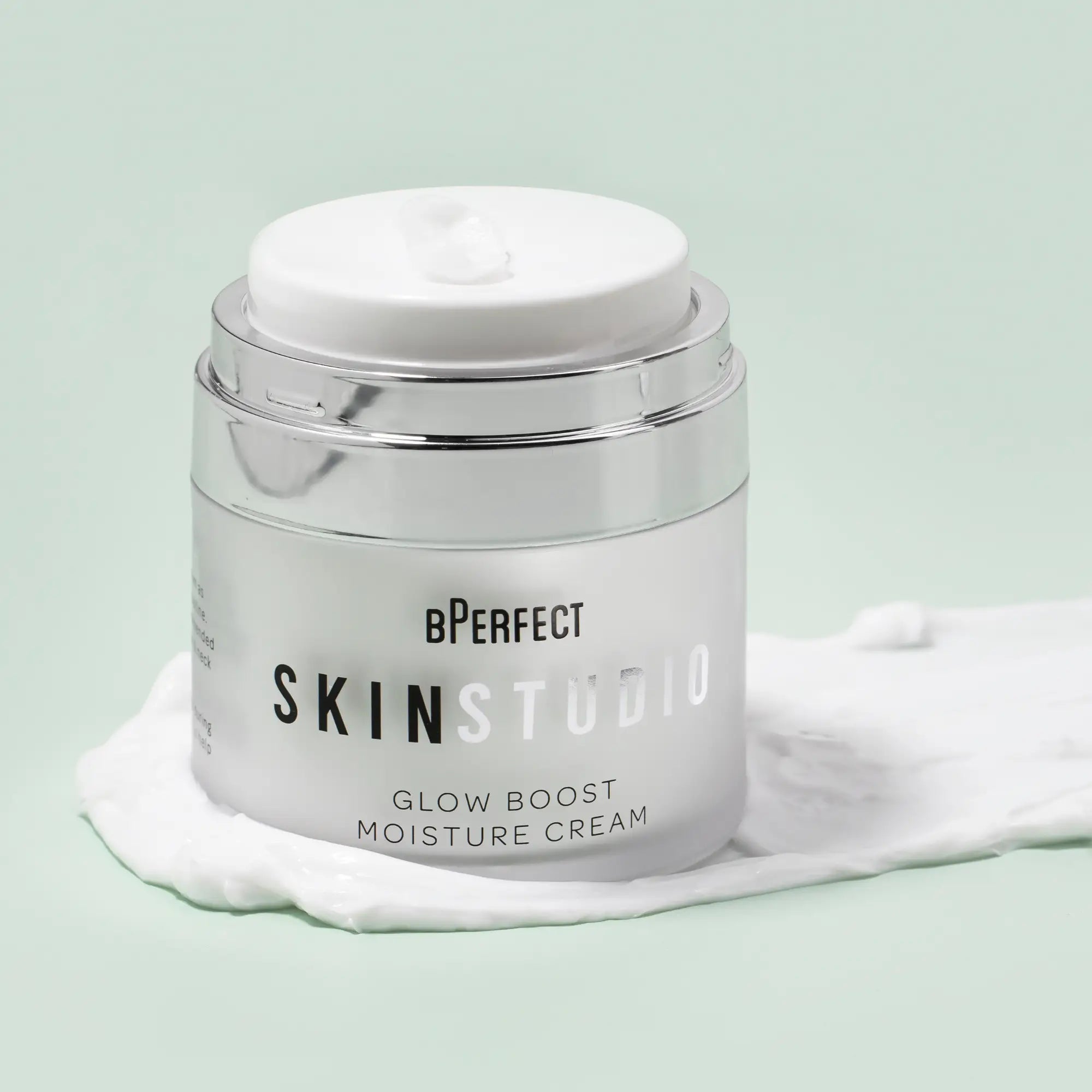 BPerfect Skin Studio Glow Boost crème visage éclat 50 ml