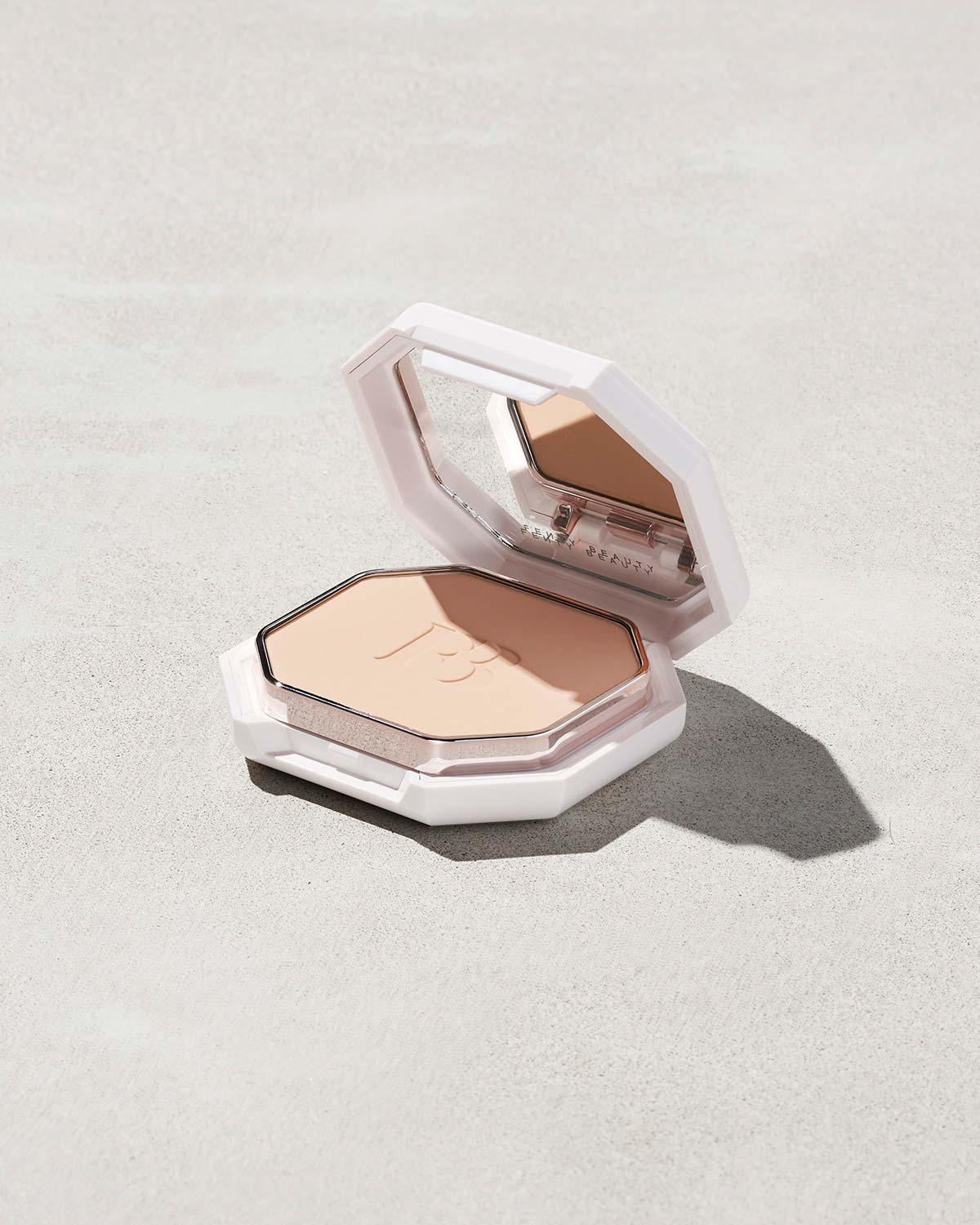 Fenty Beauty Pro Filt'r fond de teint poudre #140 9,1 g fini mat