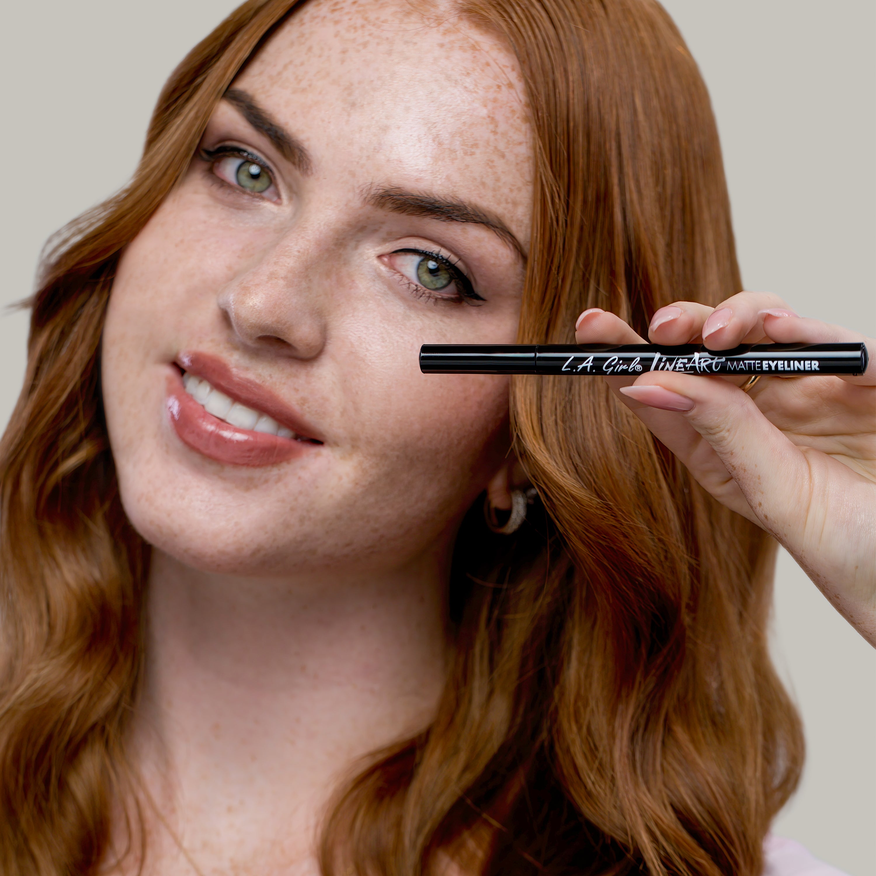 L.A. Girl Line Art eyeliner feutre GLE728 Intense Black mat