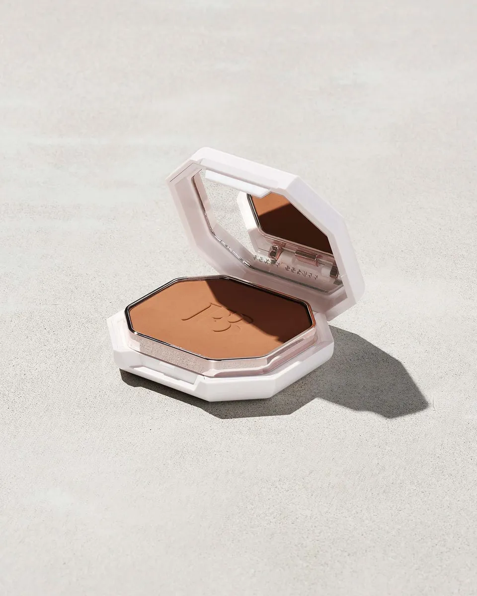 Fenty Beauty Pro Filt'r Soft Matte fond de teint poudre #370 medium