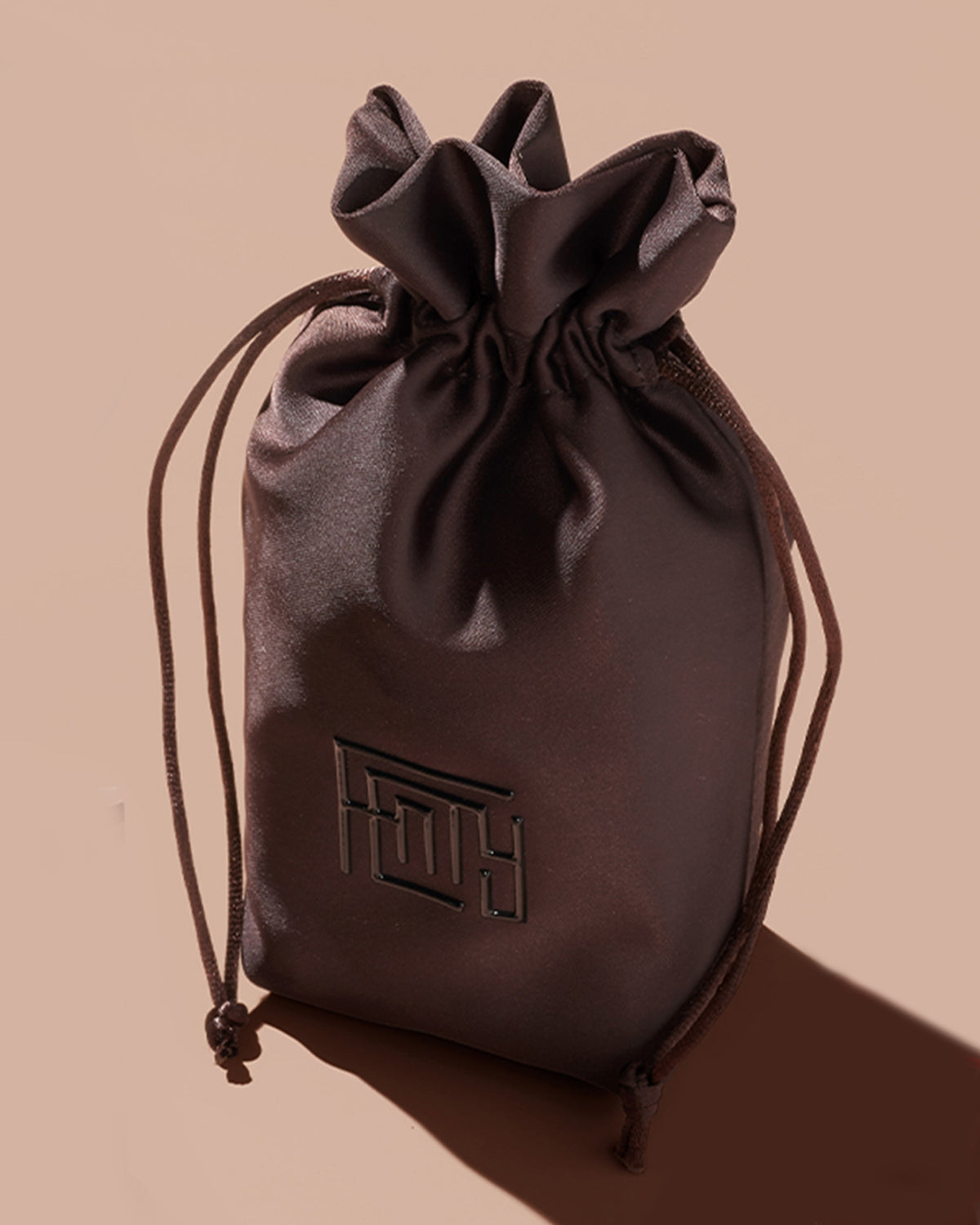 Fenty Beauty Silk Pouch pochette satin eau de parfum