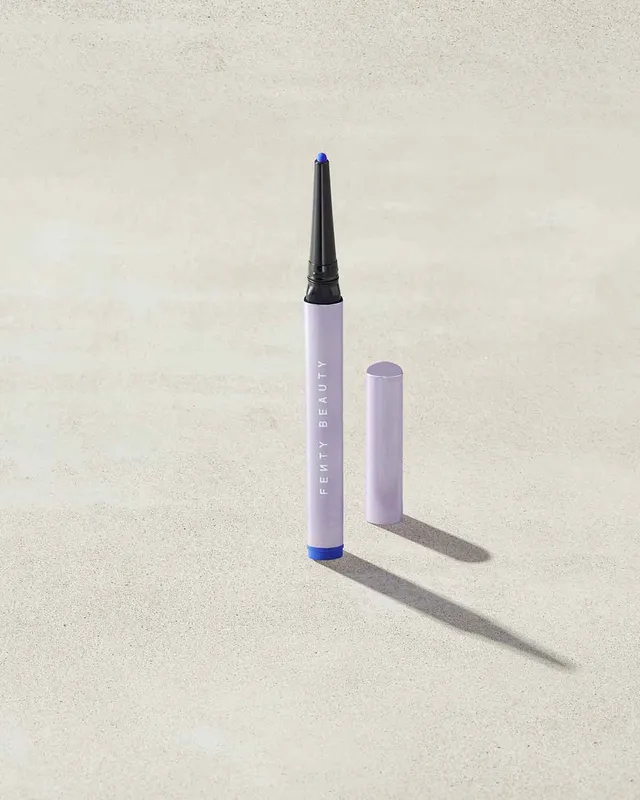 Fenty Beauty Flypencil Crayon Eyeliner Sea About It 0,3 g fini mat