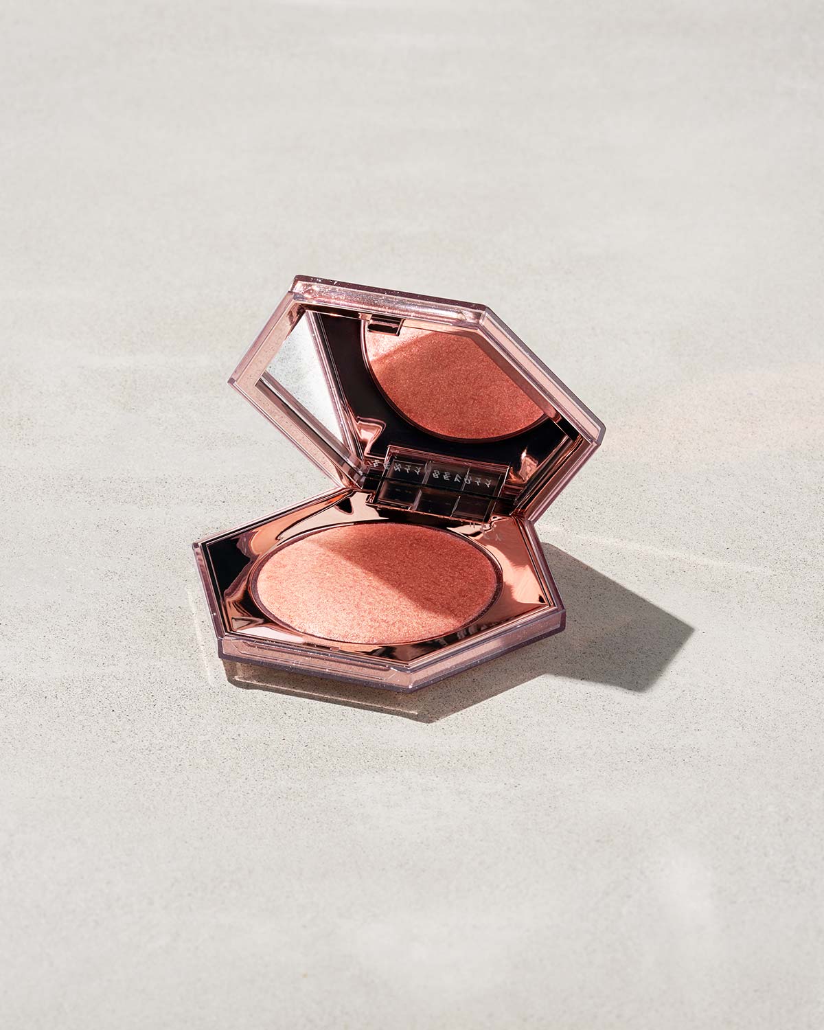 Fenty Beauty Diamond Bomb enlumineur Rosé Rave 8 g