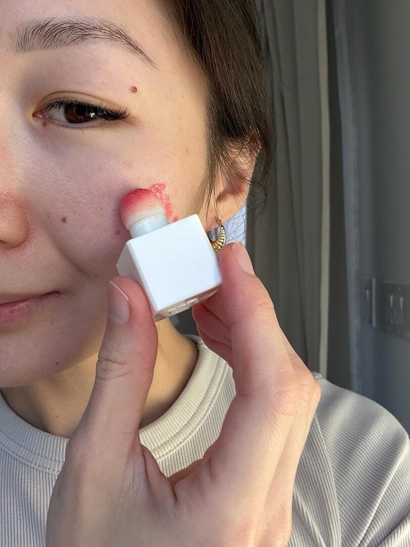 Fenty Beauty Shake N Play Blush Liquide Quit Wine'in Prune