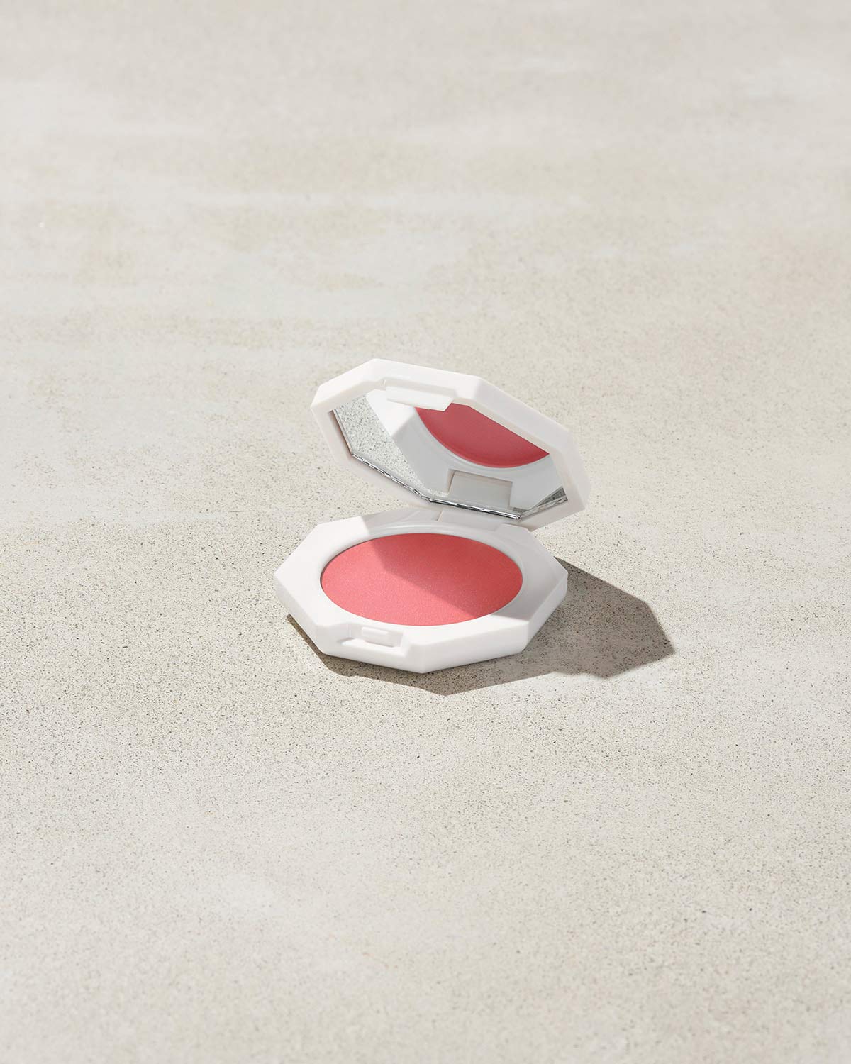 Fenty Beauty Cheeks Out Blush Crème Petal Poppin 3 g