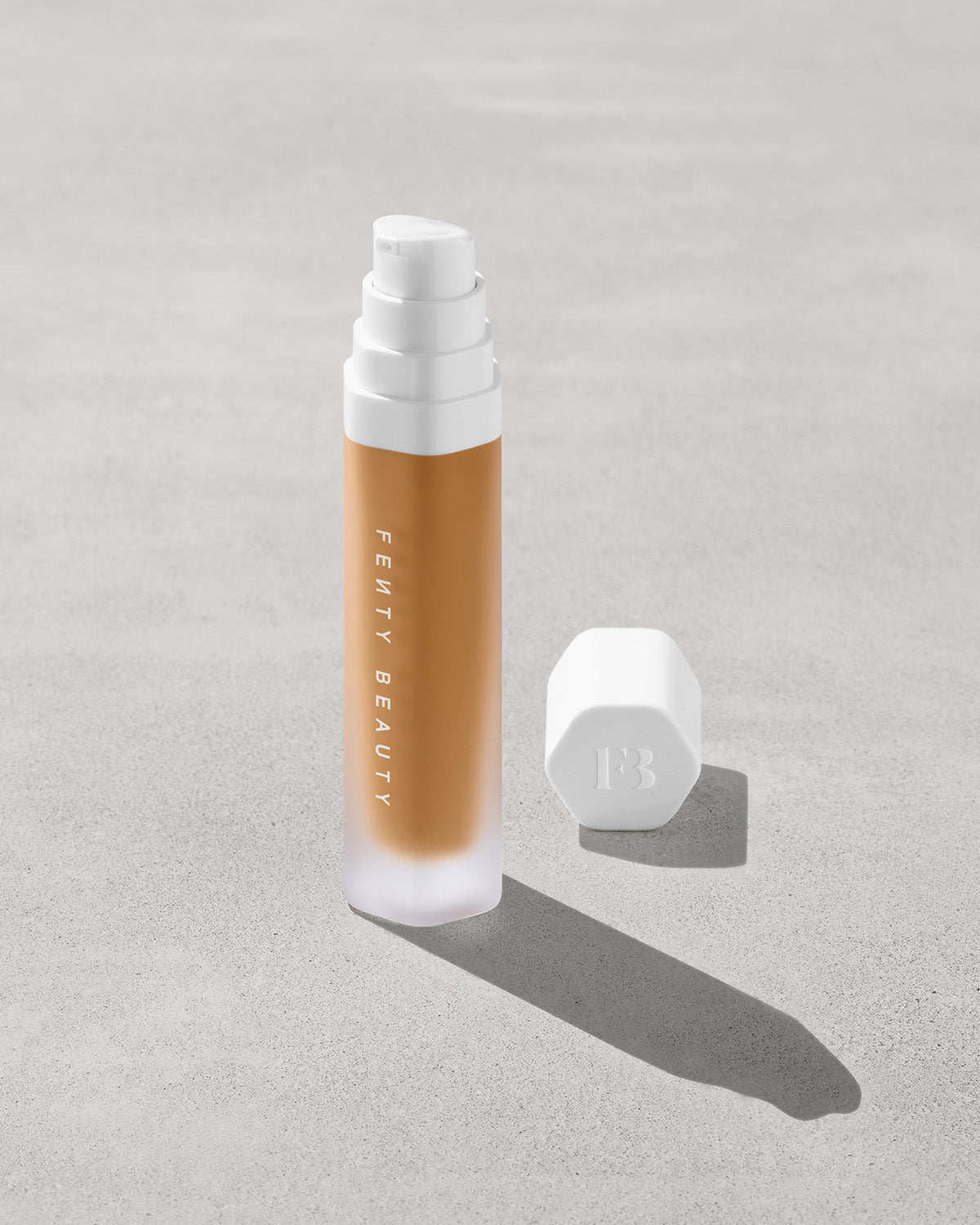 Fenty Beauty Soft'lit Fond de Teint Liquide 350 32 mL Lumineux