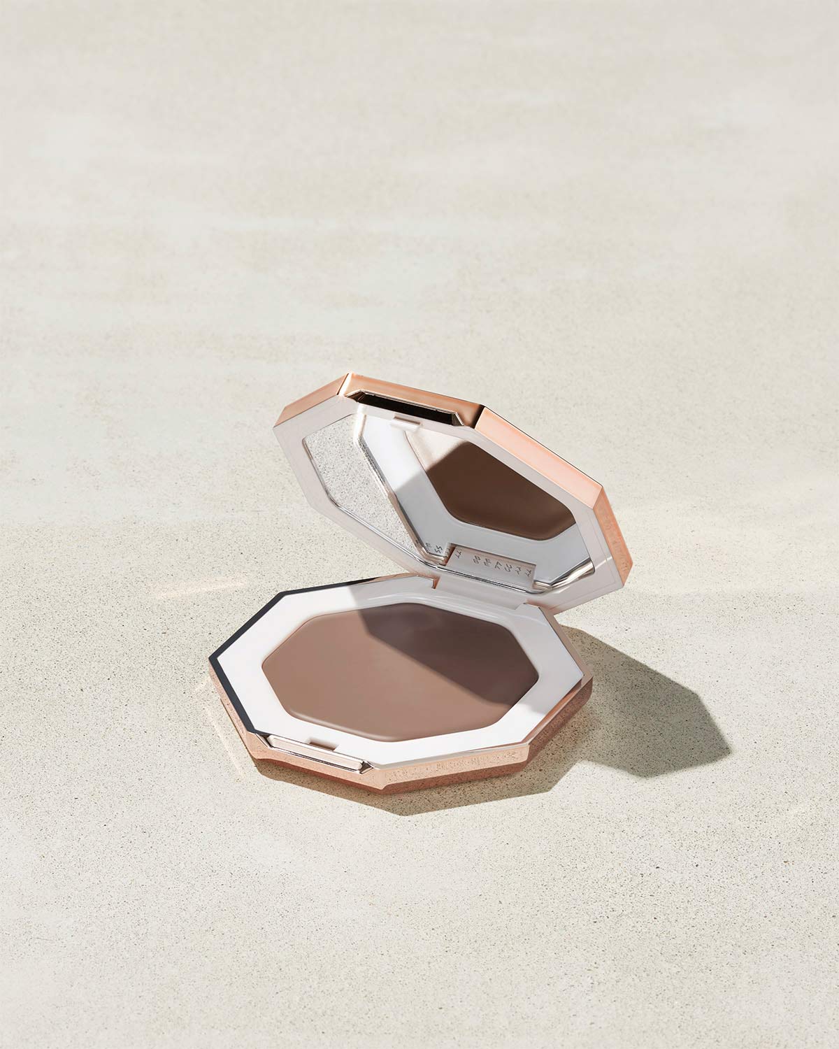 Fenty Beauty Cheeks Out bronzer crème Amber 5,23 g modulable