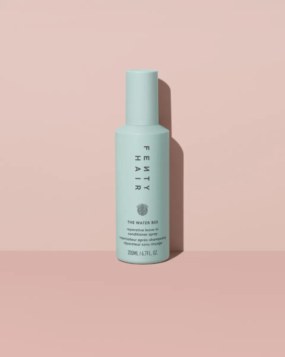 Fenty Water Boi spray démêlant sans rinçage hydratant