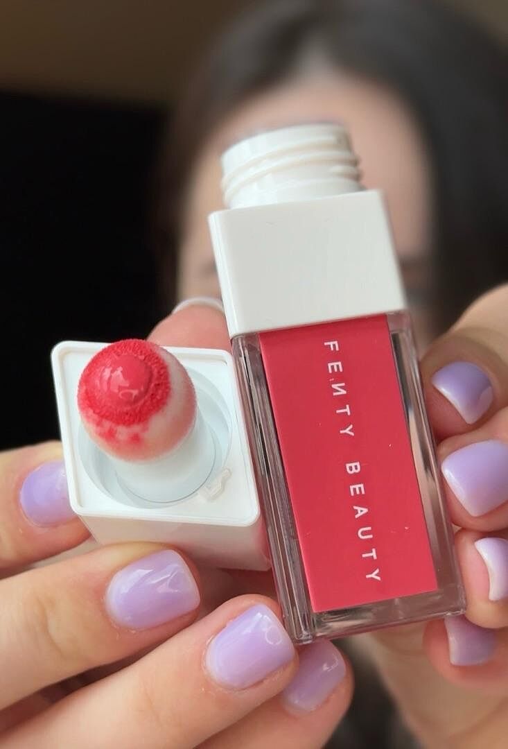Fenty Beauty Shake N Play Blush Liquide Quit Wine'in Prune