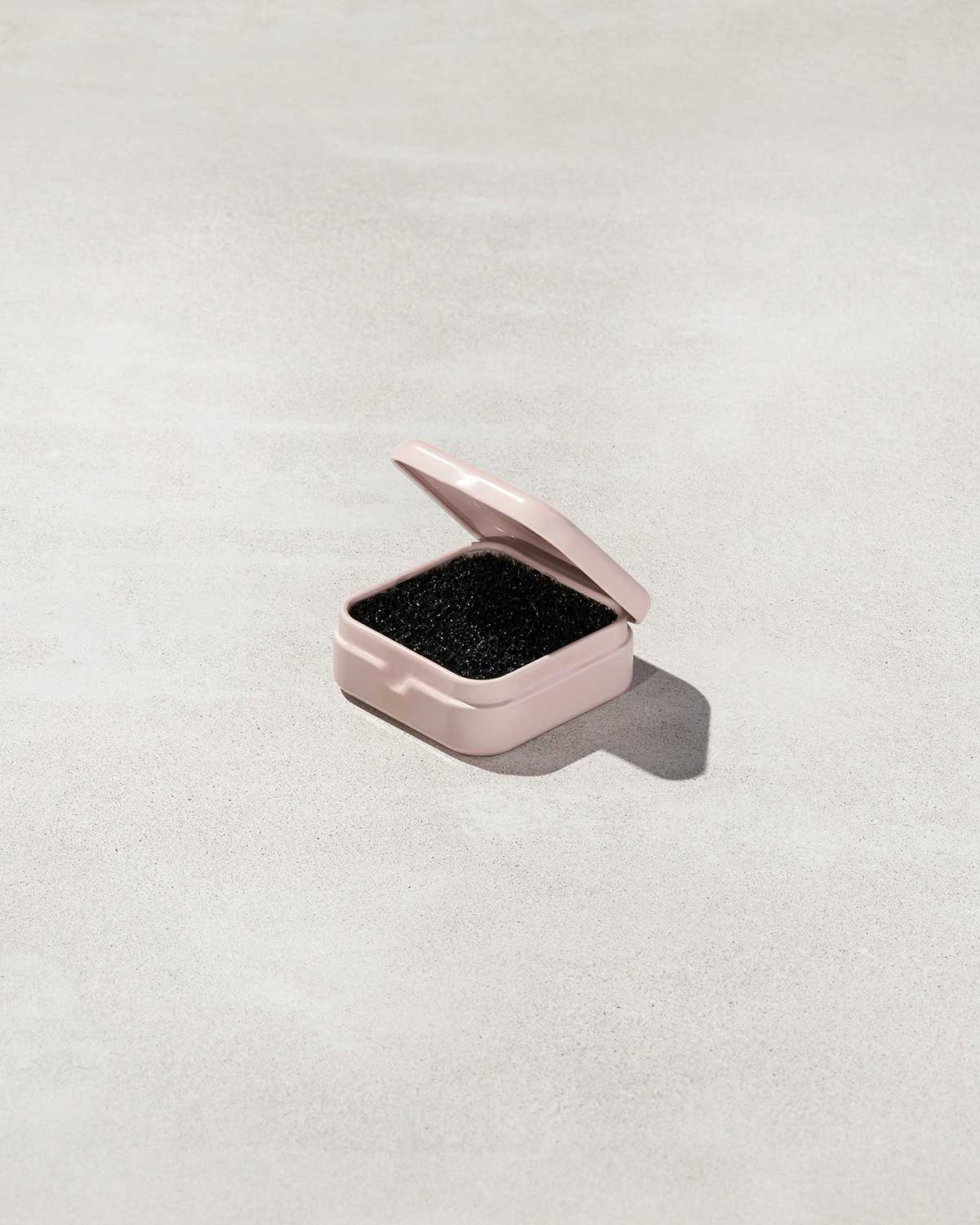 Fenty Beauty Brushes Tools Éponge Nettoyante Pinceaux Sec