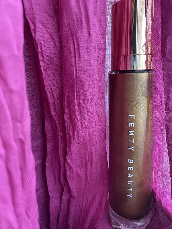 Fenty Beauty Body Lava enlumineur corps Who Needs Clothes 90 mL