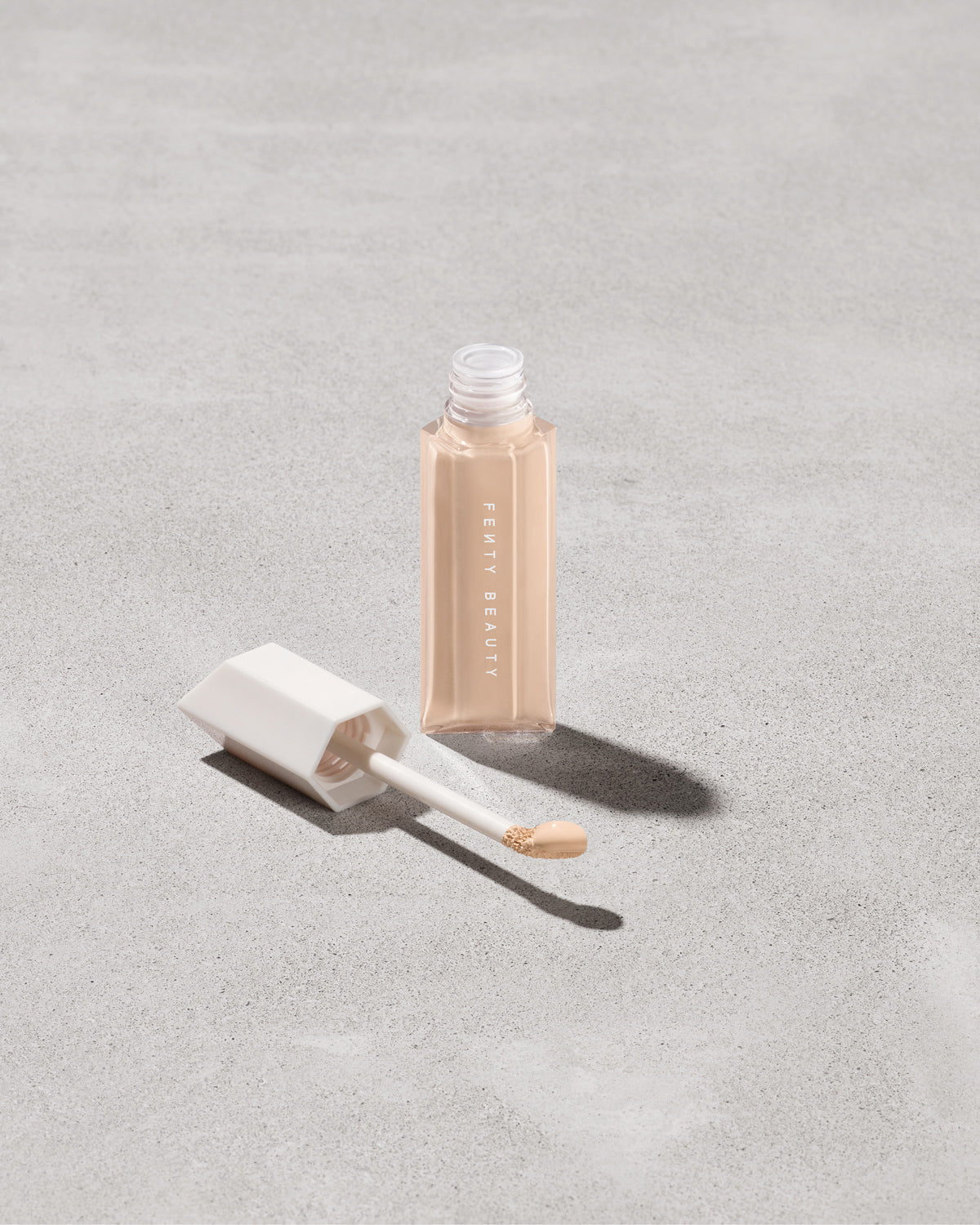 Fenty Beauty We're Even anti-cernes 160W 9 ml hydratant longue tenue