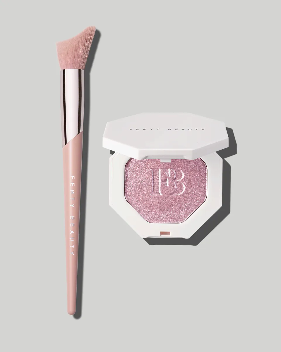 Fenty Beauty Highlighter coffret enlumineur + pinceau fini lumineux