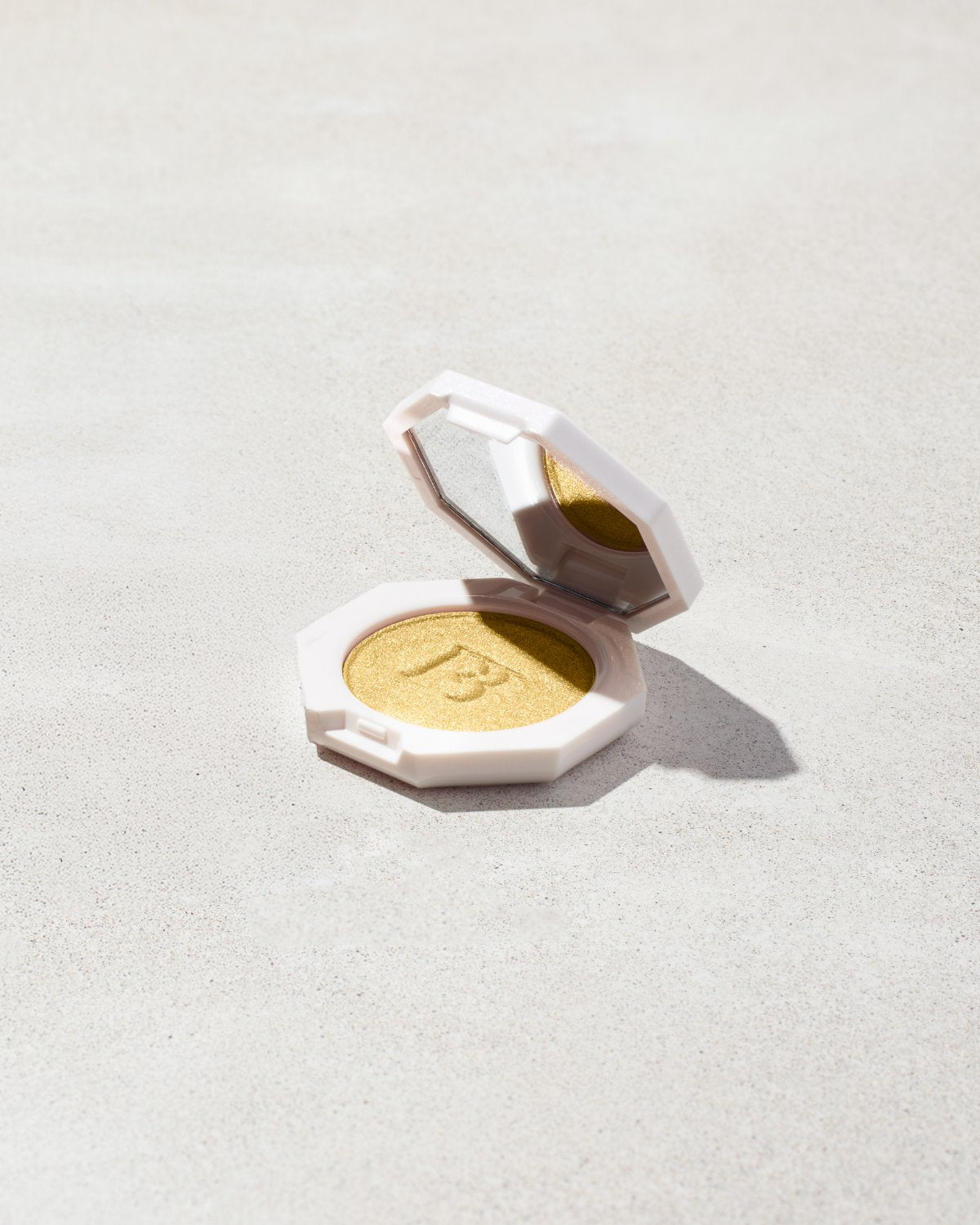 Fenty Beauty Mini Killawatt highlighter Trophy Wife doré