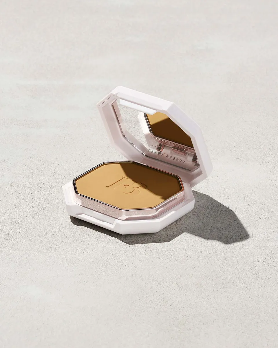 Fenty Beauty Pro Filt'r Soft Matte fond de teint poudre #255 medium