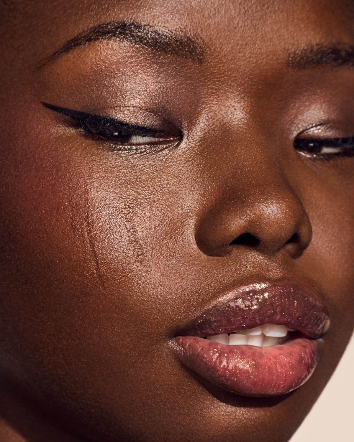 Fenty Beauty Flyliner eyeliner Cuz I'm Black satiné 0.55 ml