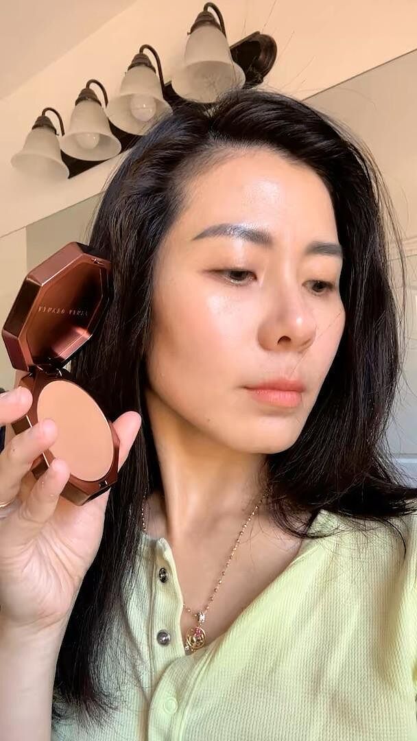 Fenty Beauty Sun Stalk'r Soufflé Bronzer Brown Butt'r