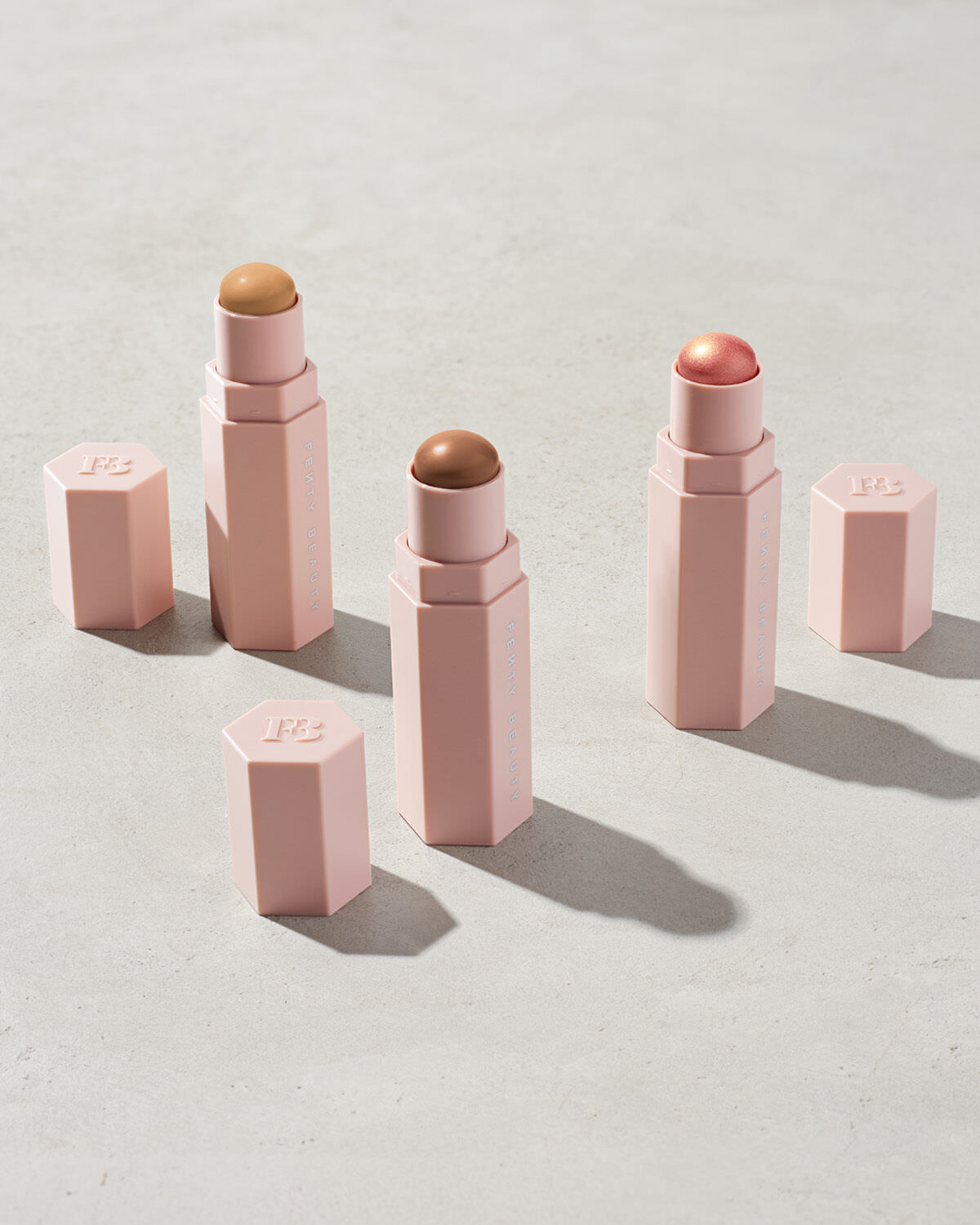 Fenty Beauty Match Stix Sculpt'r Squad trio sticks teint fini mat