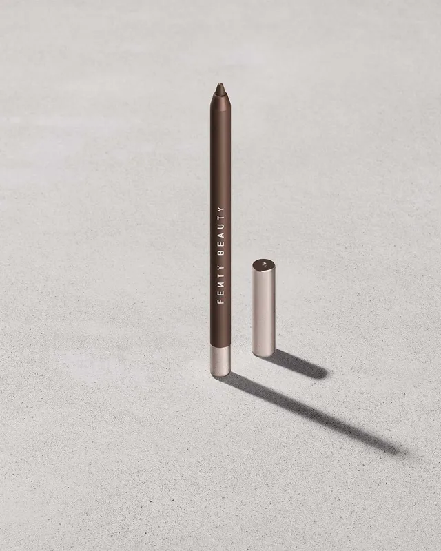 Fenty Beauty Trace'd Out crayon lèvres Whiskey tenue 8h