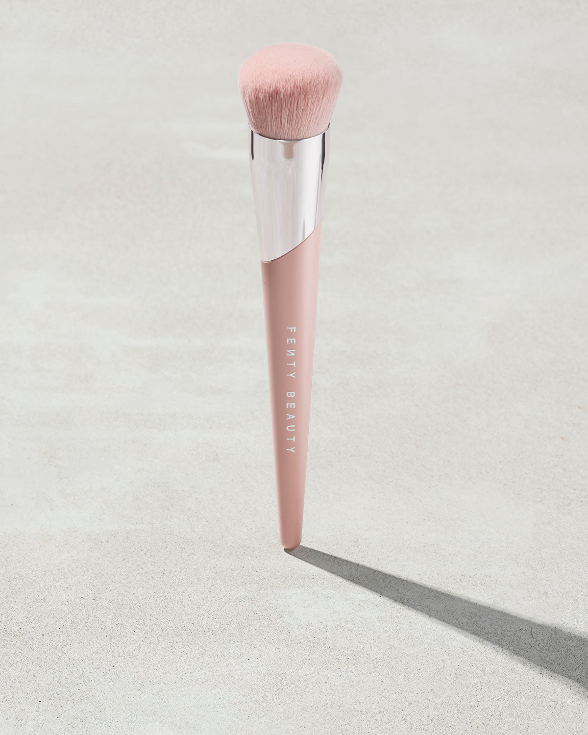 Fenty Beauty Kabuki-Buff Pinceau Fond de Teint 115