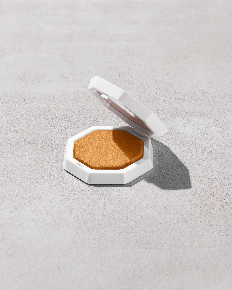 Fenty Beauty Demi'Glow Light-Diffusing Highlighter enlumineur Rich Hunnie