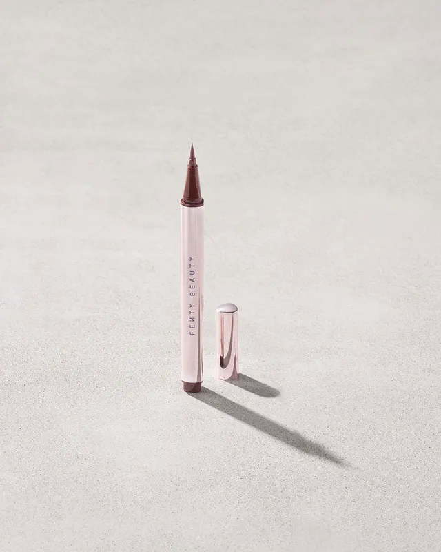 Fenty Beauty Flyliner eyeliner In Big Truffle satiné 0.55 ml
