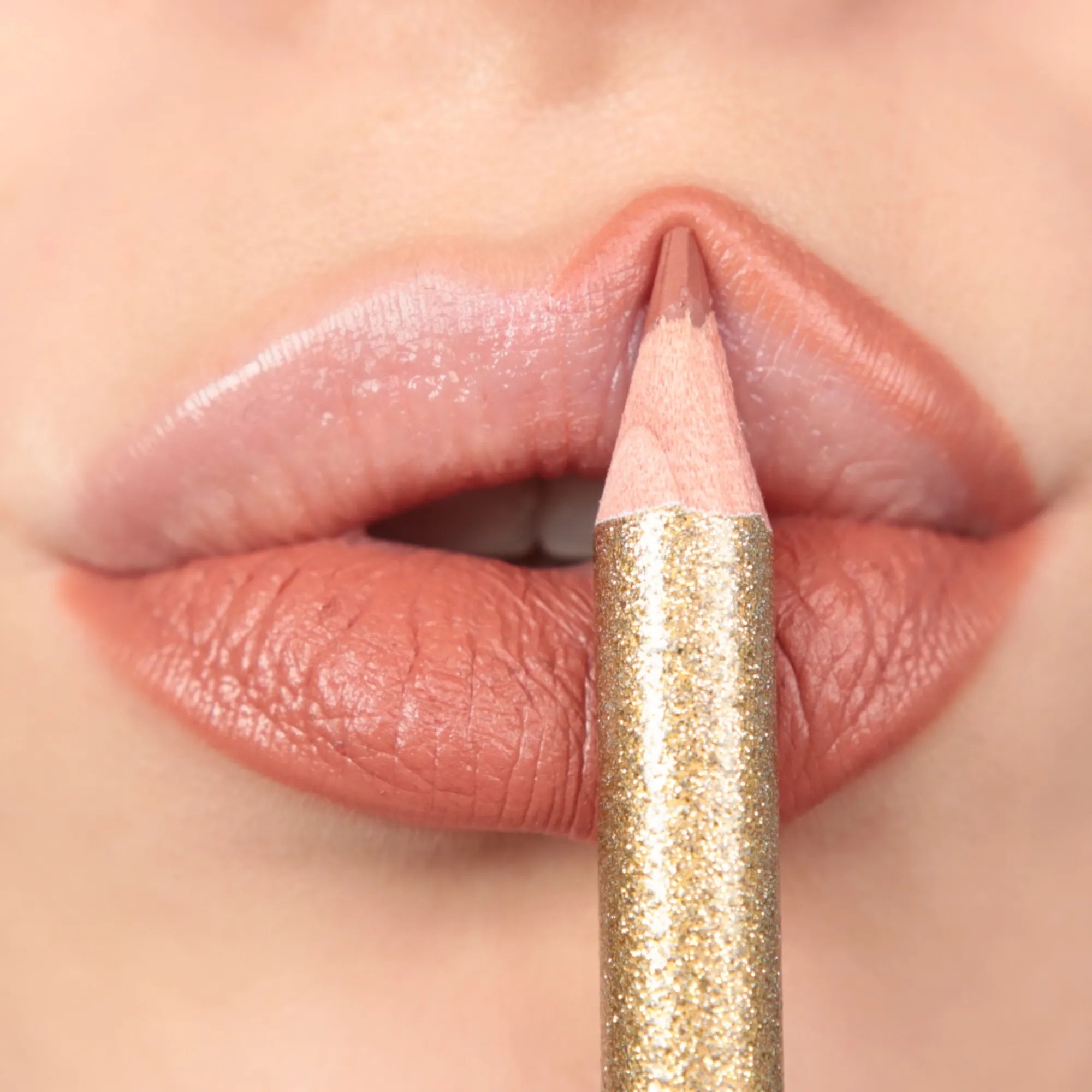 Mrs Glam Mrs Kisses trio lèvres Rose liner rouge gloss