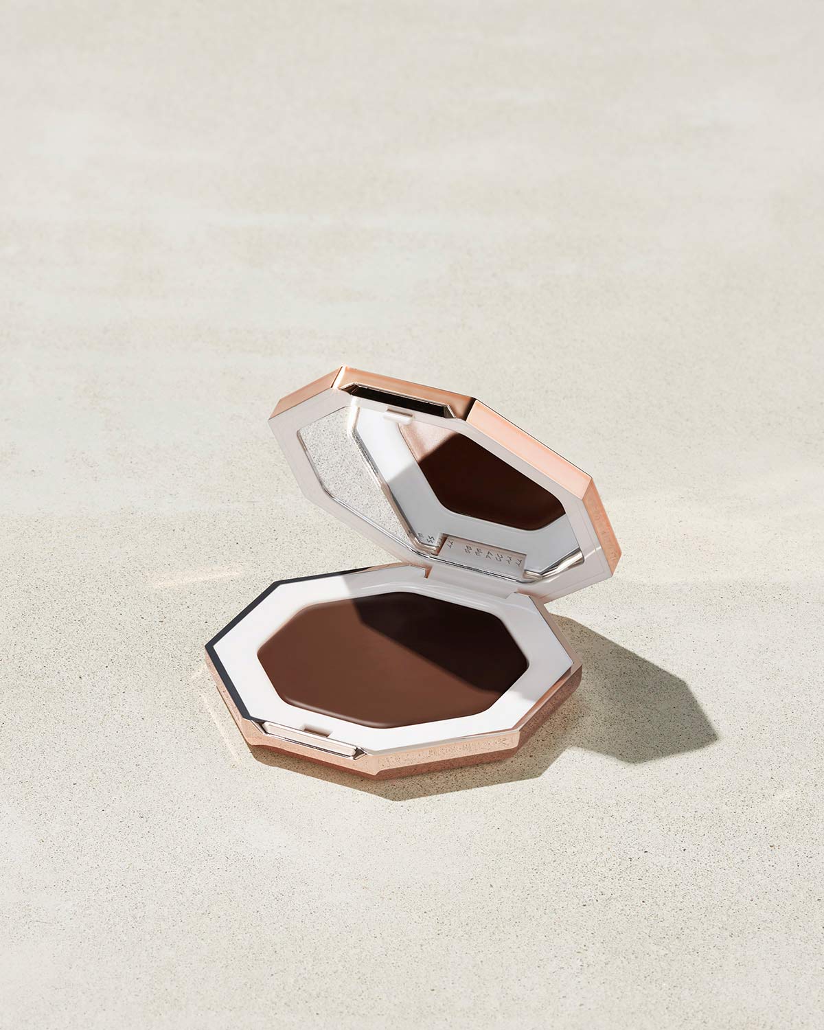 Fenty Beauty Cheeks Out bronzer crème Chocolate 5,23 g modulable