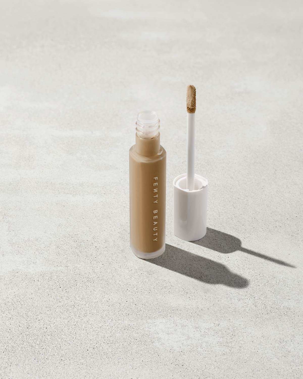 Fenty Beauty Pro Filt'r Instant Retouch Correcteur 330 8 ml fini mat