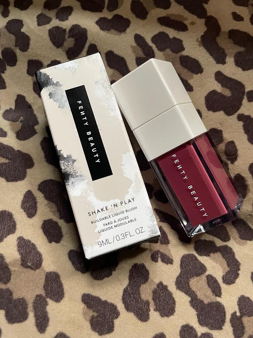 Fenty Beauty Shake N Play Blush Liquide Quit Wine'in Prune
