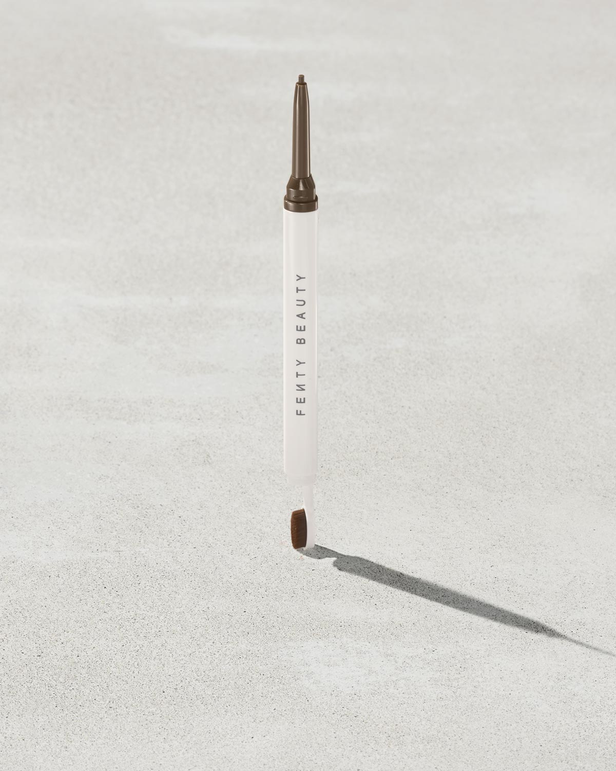 Fenty Beauty Brow MVP crayon sourcils dark brown 0,07 g waterproof
