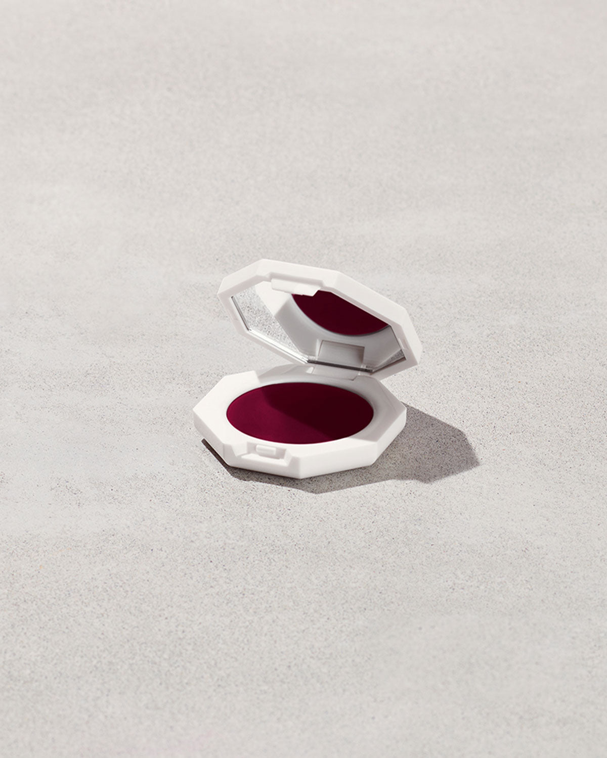 Fenty Beauty Cheeks Out Blush Crème Raisin Standardz 3 g