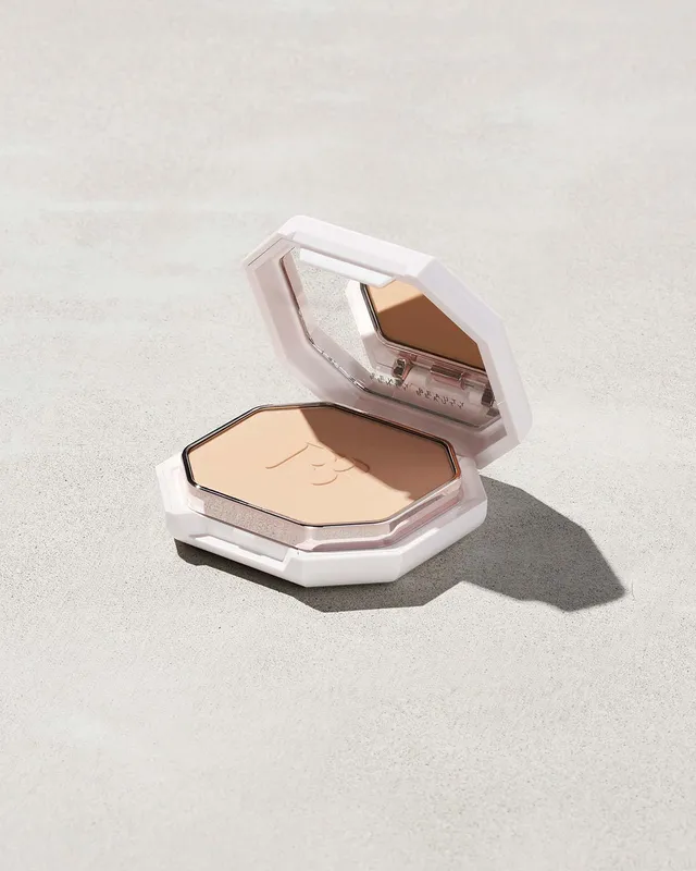 Fenty Beauty Pro Filt'r fond de teint poudre #130 9,1 g fini mat