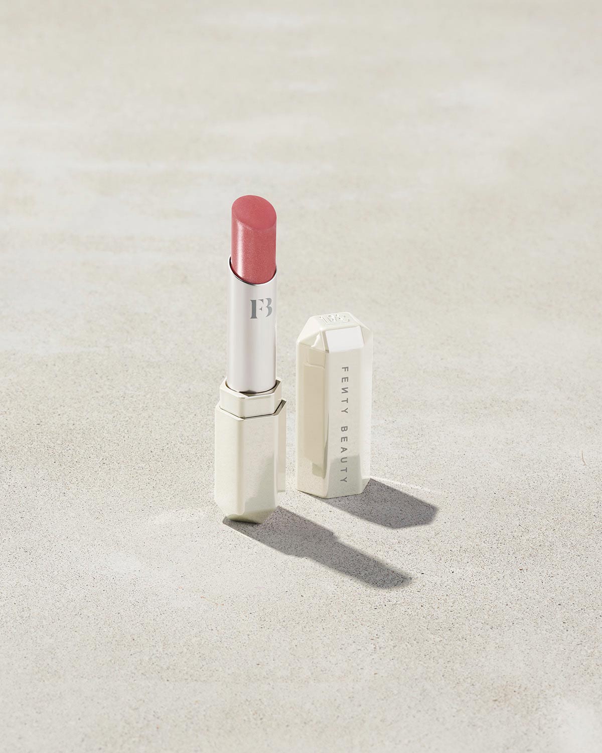 Fenty Beauty Slip Shine rouge à lèvres Retro Rose 2,8 g brillant