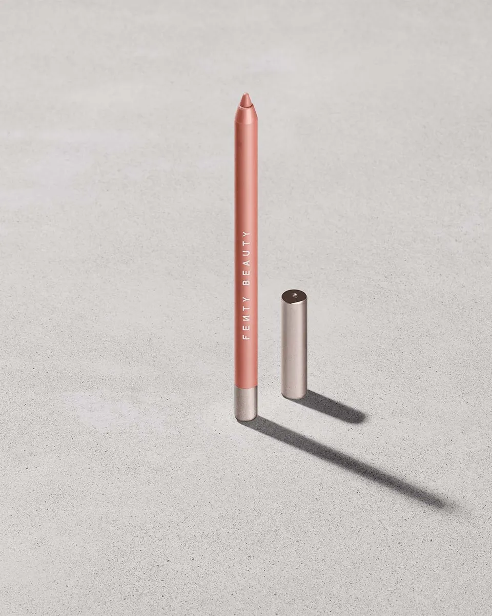 Fenty Beauty Trace'd Out crayon lèvres Apri'caught tenue 8h