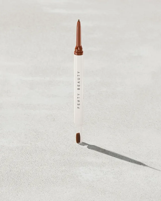 Fenty Beauty Brow MVP True Red crayon sourcils 0,07 g