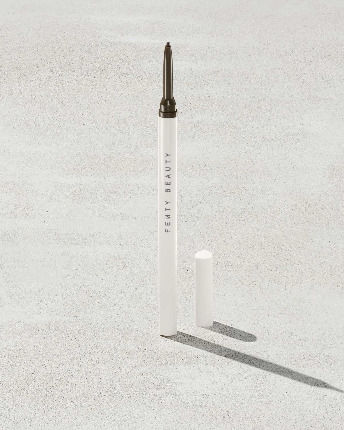 Fenty Beauty Brow MVP crayon sourcils black-brown 0,07 g waterproof
