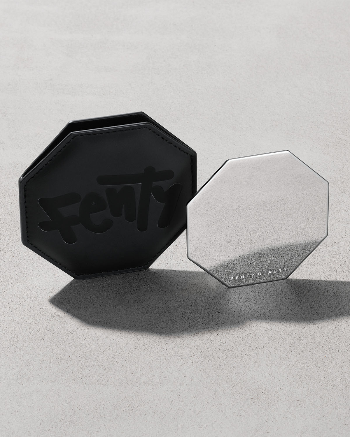 Fenty Beauty Mini Mirror miroir poche avec étui