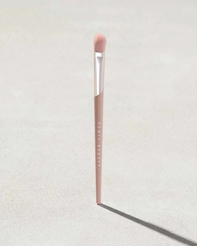 Fenty Beauty Precision Blending Brush 230 Pinceau