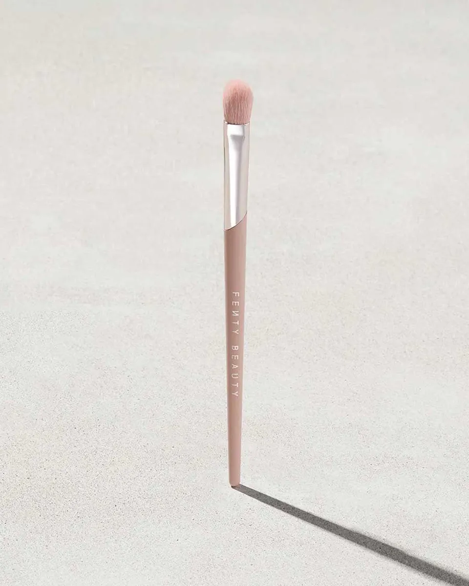 Fenty Beauty Precision Blending Brush 230 Pinceau