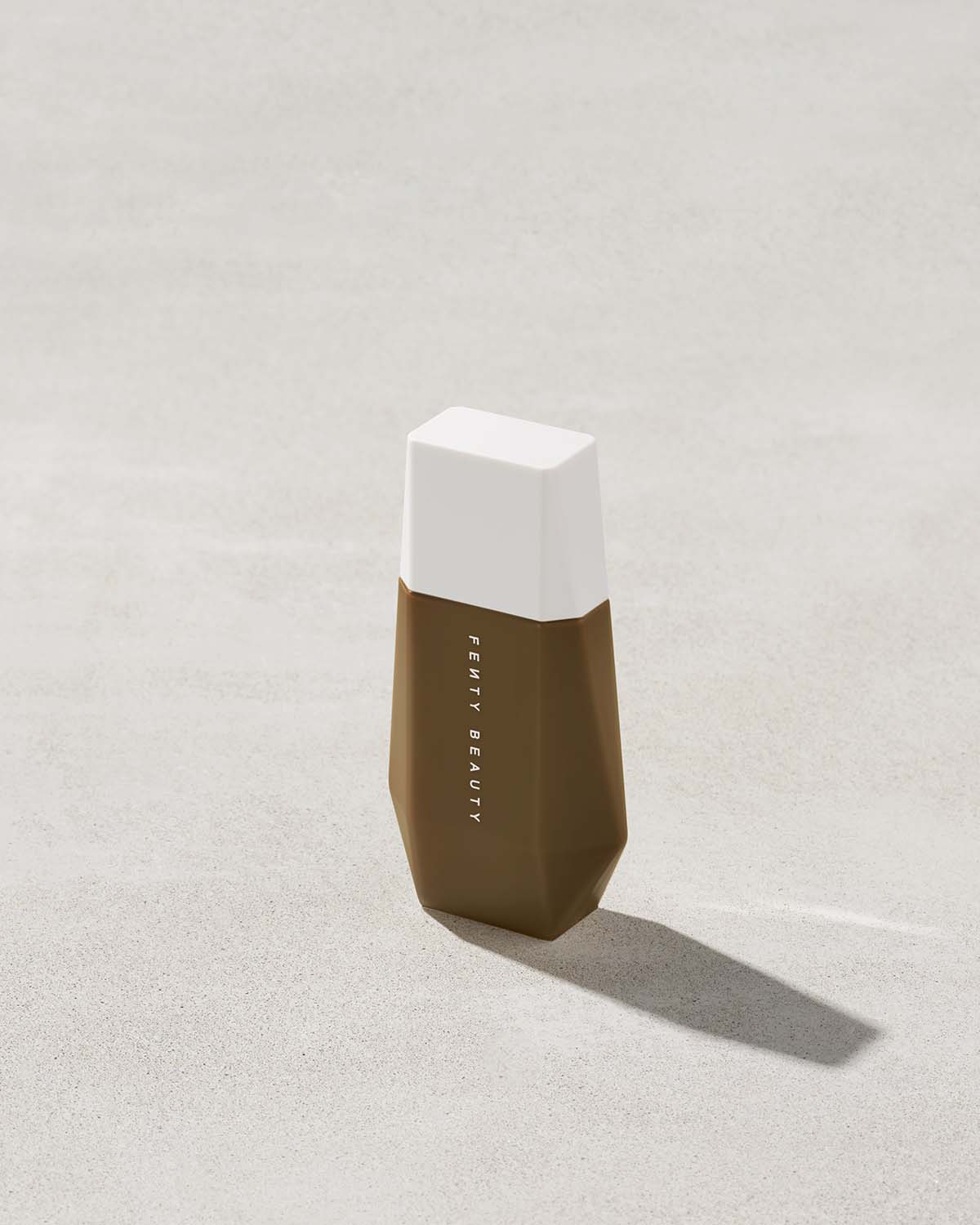Fenty Beauty Eaze Drop Skin Tint teinte 21 32 ml fini naturel