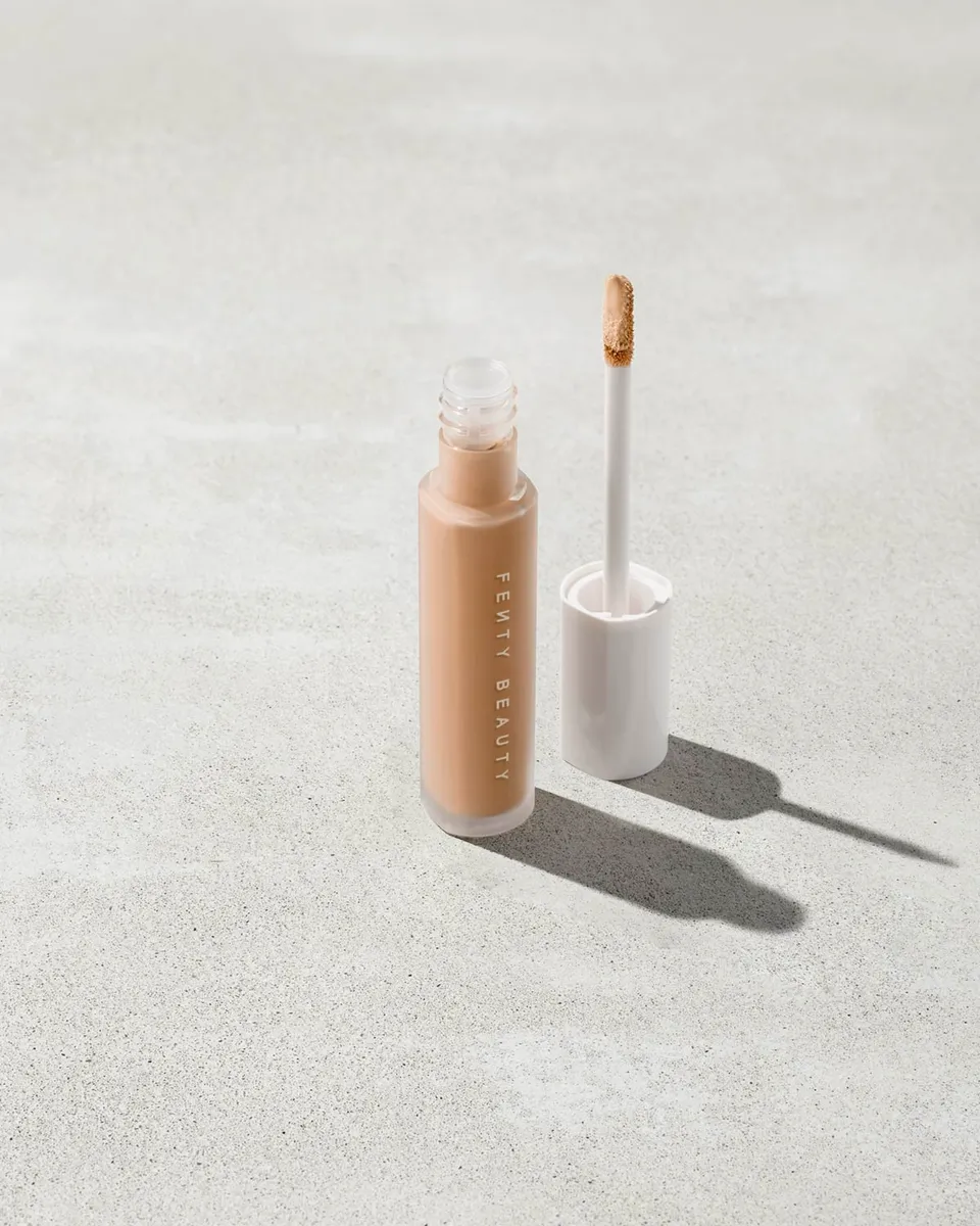Fenty Beauty Pro Filt'r Instant Retouch anticerne #220 8 mL fini mat
